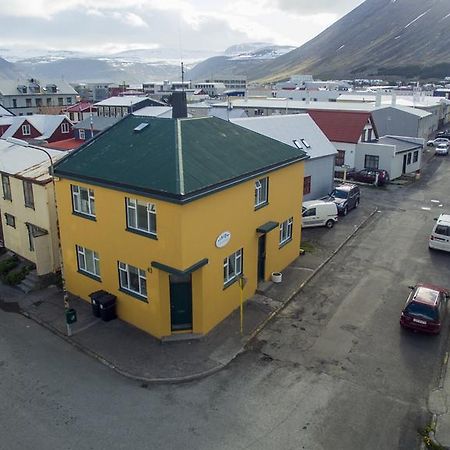 Litla Guesthouse Исафьордур Экстерьер фото