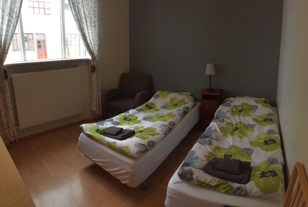 Litla Guesthouse Исафьордур Экстерьер фото